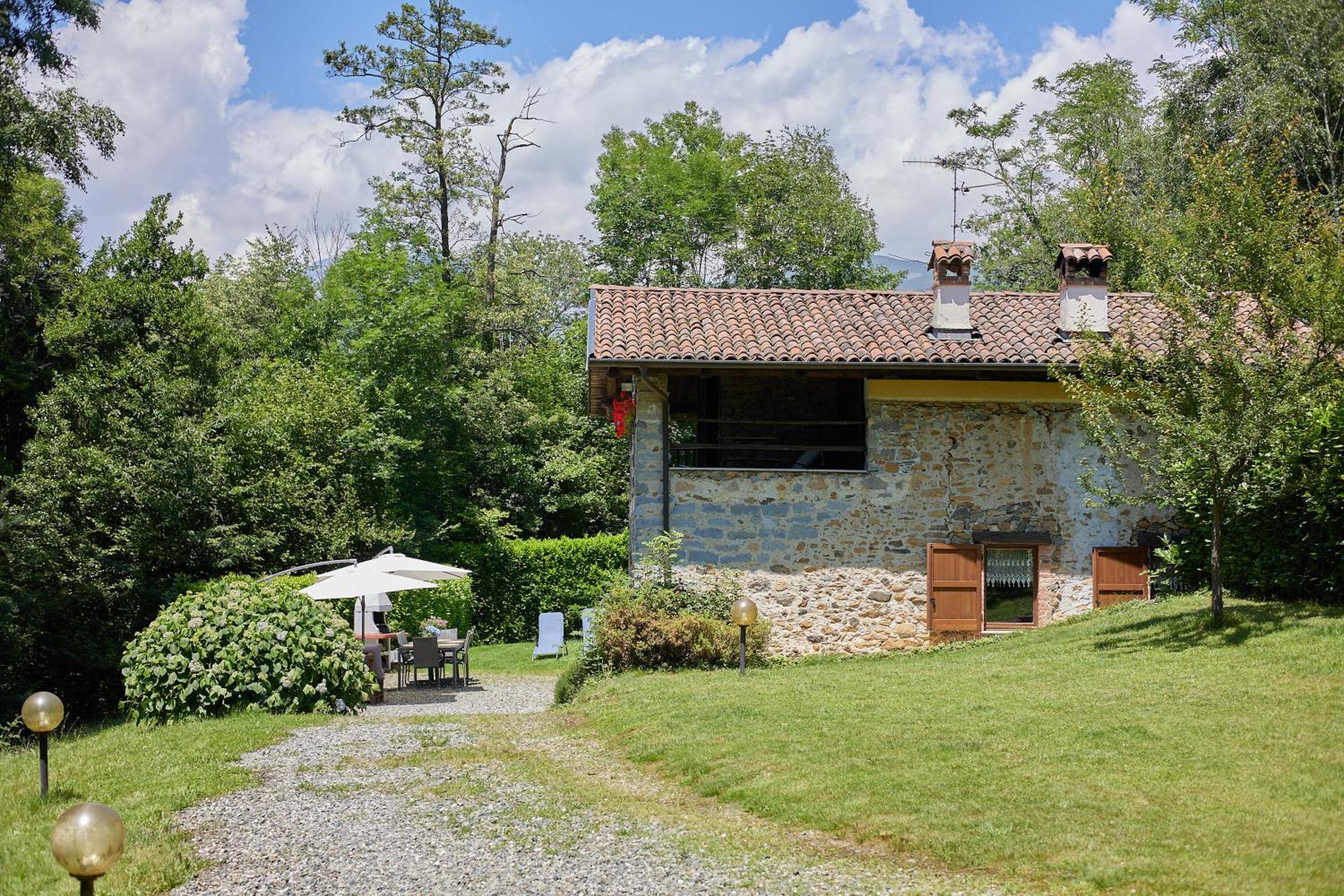 Villetta Con Giardino ⭑⭑⭑⭑⭑ - Wifi, Dogs Allowed بييلا المظهر الخارجي الصورة