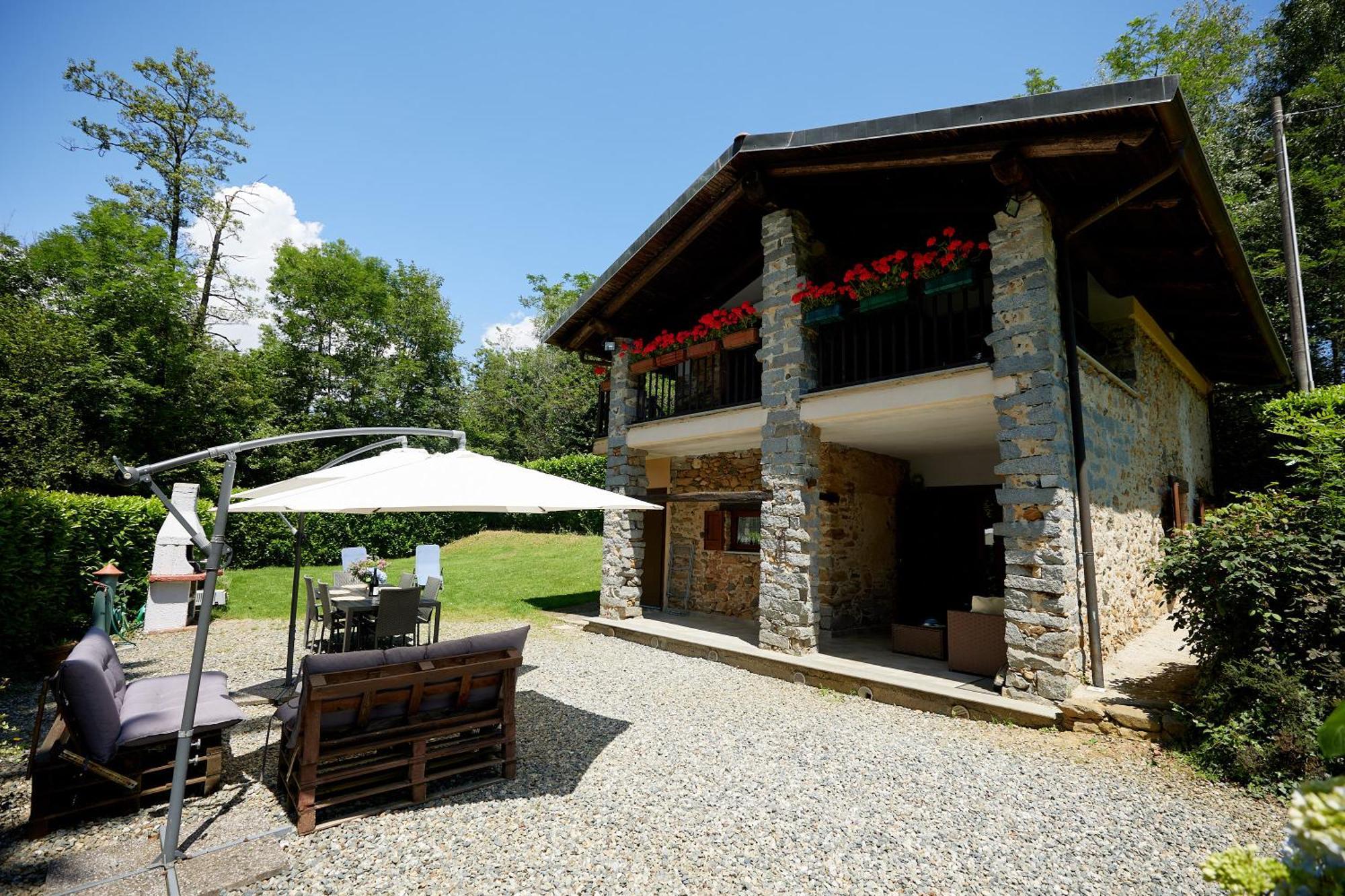 Villetta Con Giardino ⭑⭑⭑⭑⭑ - Wifi, Dogs Allowed بييلا المظهر الخارجي الصورة